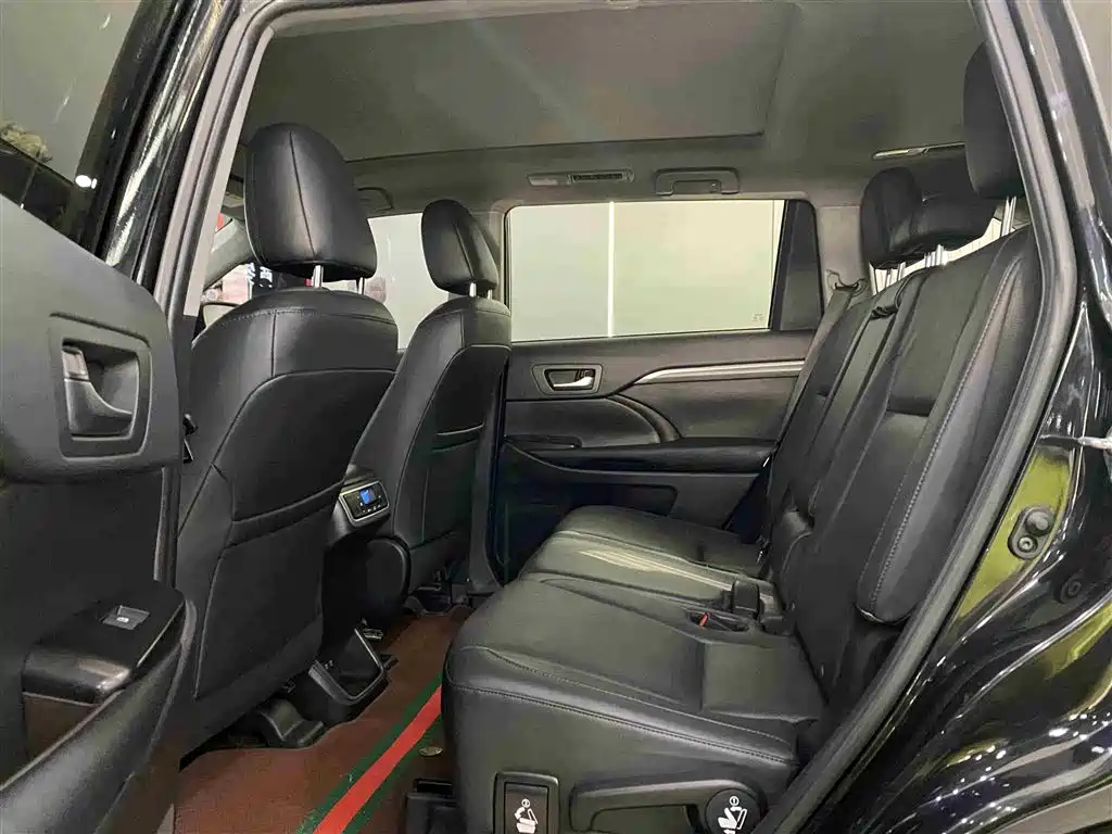 Toyota Highlander 2021 2.0T AWD Premium 7-Seater фото 7