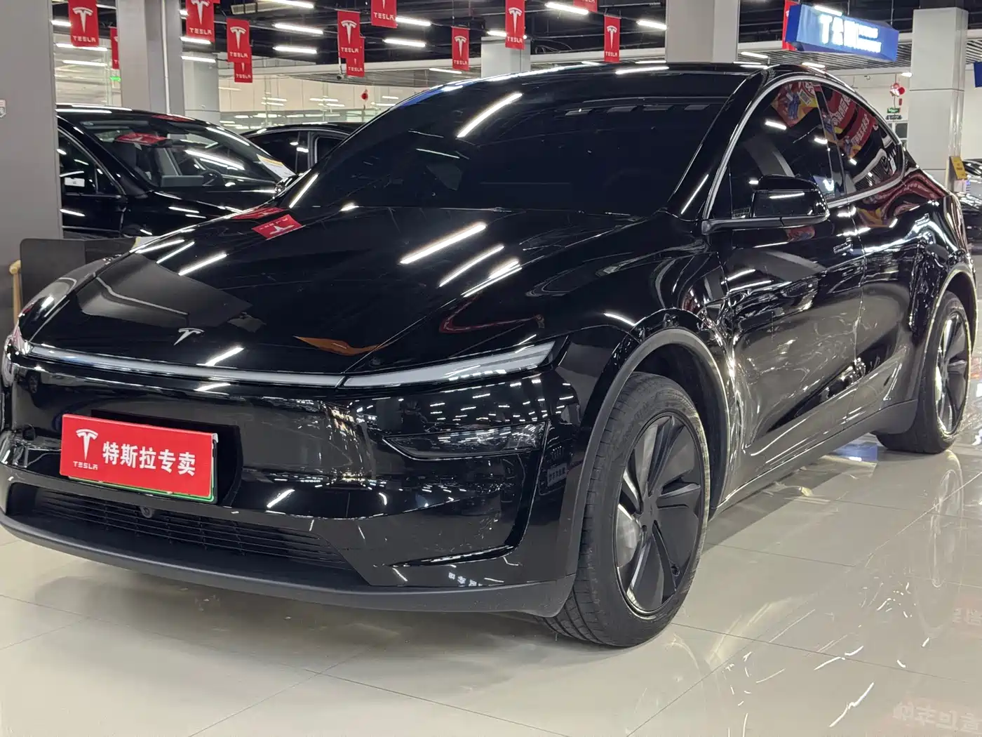  Tesla Model Y 2026 Rear-Wheel Drive