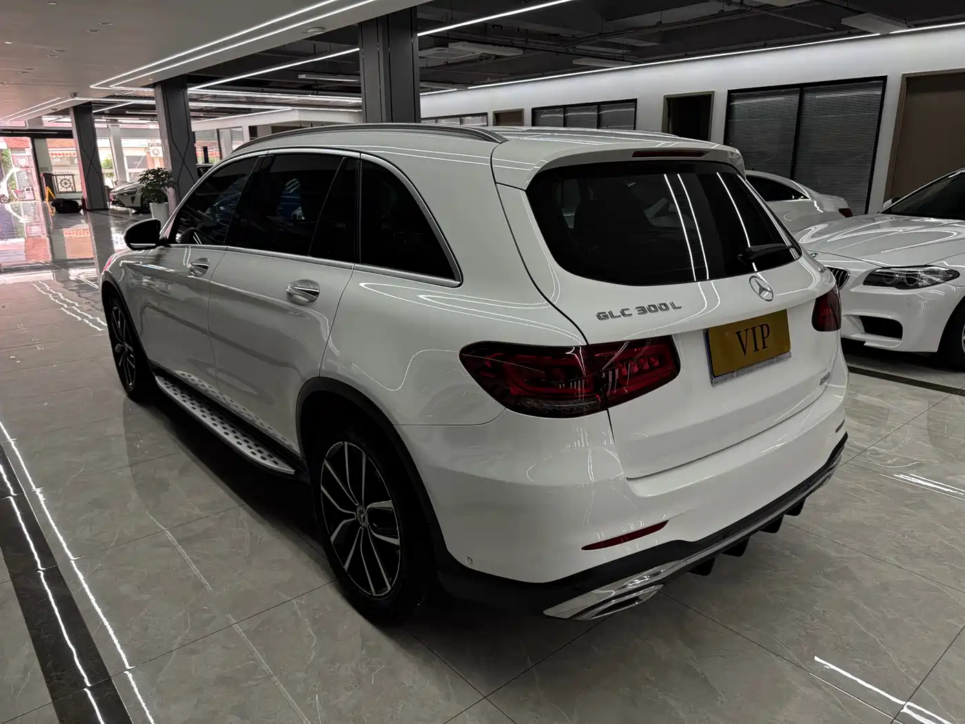 MERCEDES-BENZ GLC