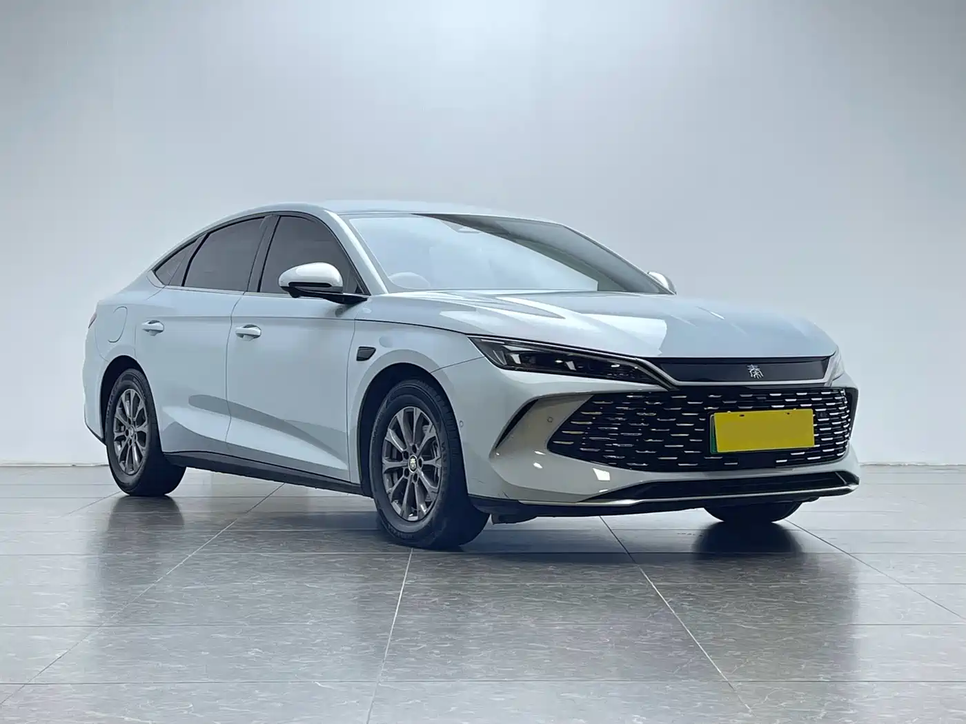 BYD Qin L 2025 DM-i Smart Drive Edition 80KM Leading фото 19
