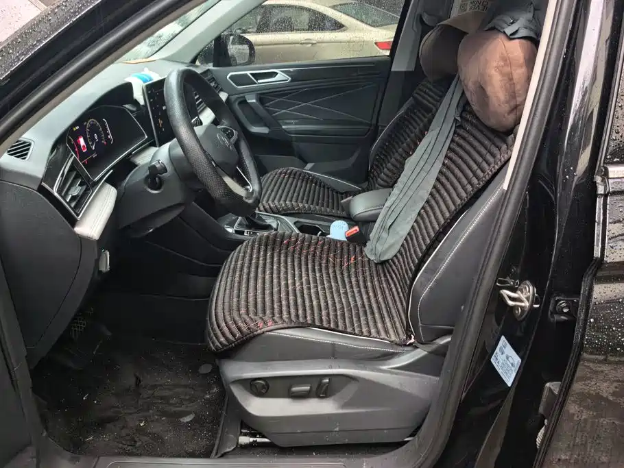 Фото 9 - Volkswagen Tiguan L