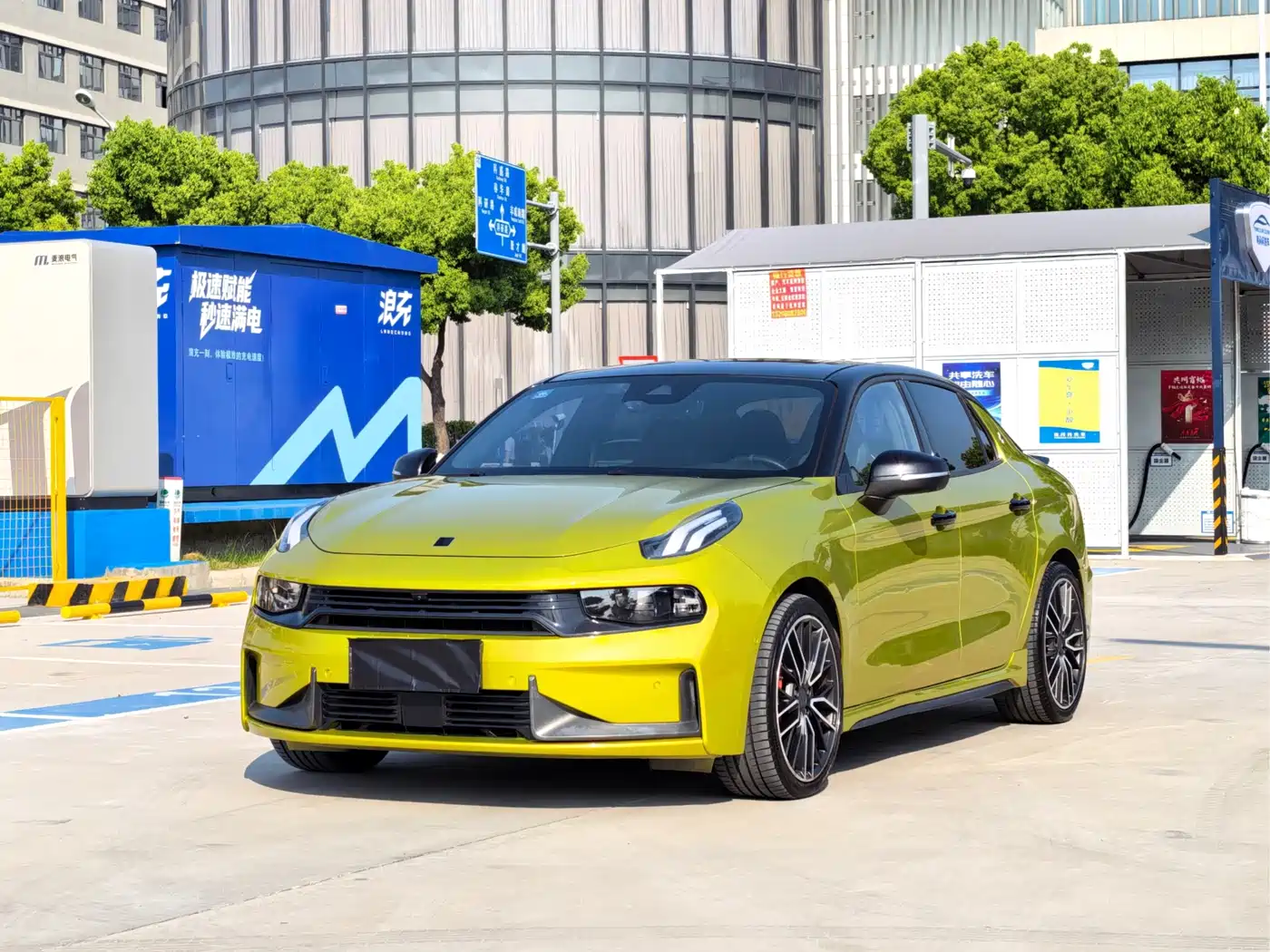 Lynk & Co 03 2020 03+ 2.0TD Auto Wind Master Edition