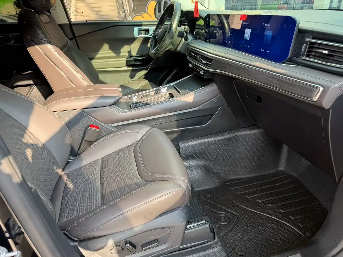 Ford Explorer 2025 2024 2.3T EcoBoost AWD Titanium Edition 7-Seater