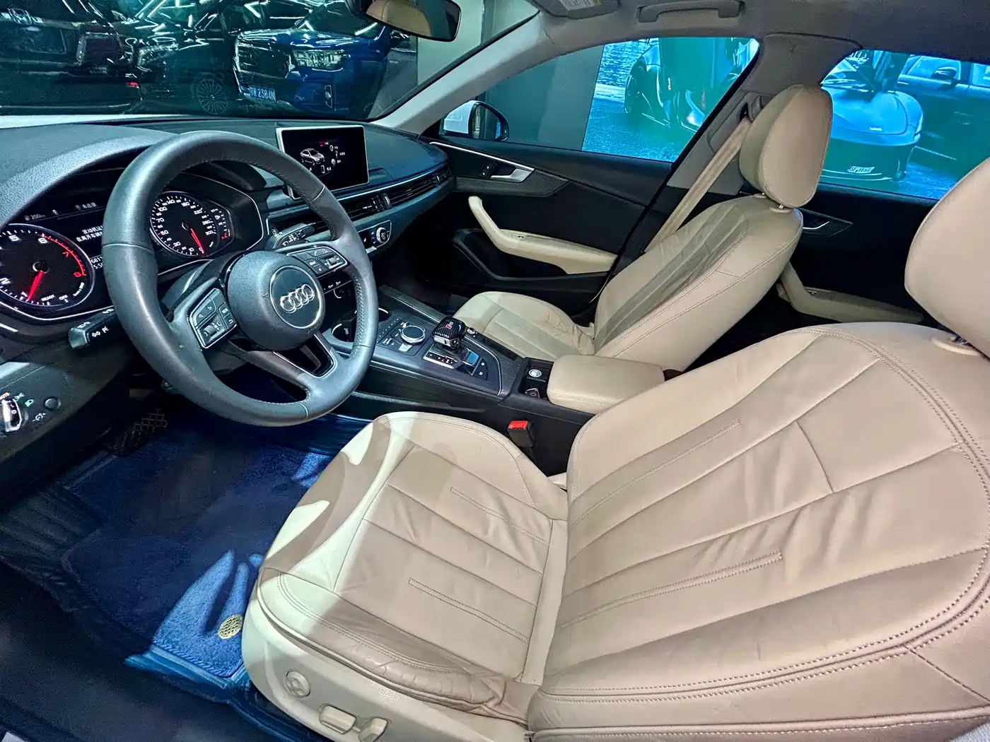 Фото 9 - Audi A4L