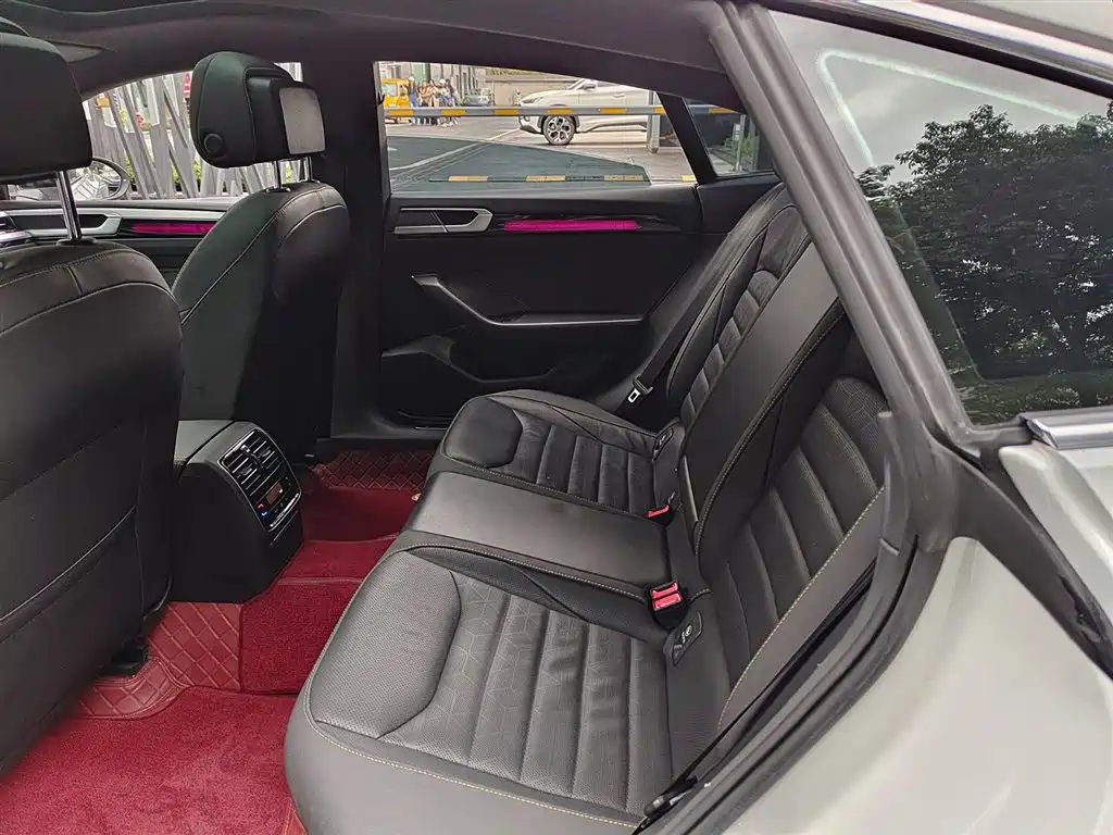Volkswagen FAW-Volkswagen CC 2023 380TSI Eye-catching Edition фото 8