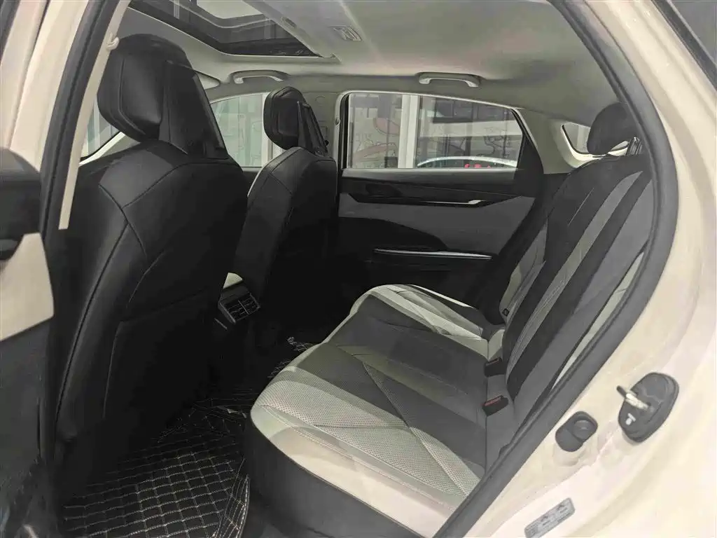 Changan UNI-V iDD 2023 2023 Smart Electric iDD 1.5T 113km Smart Fun Type (Rapid Edition)