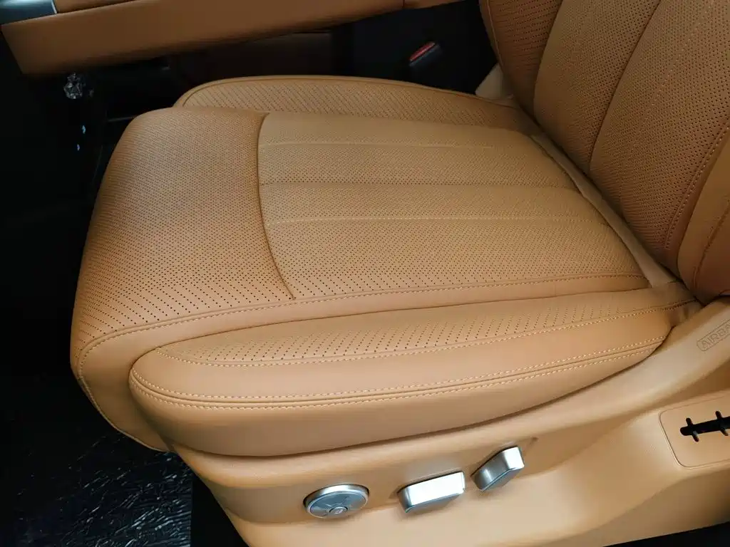 Fang Cheng Bao Titanium 7 2026 2025 AWD Base Model