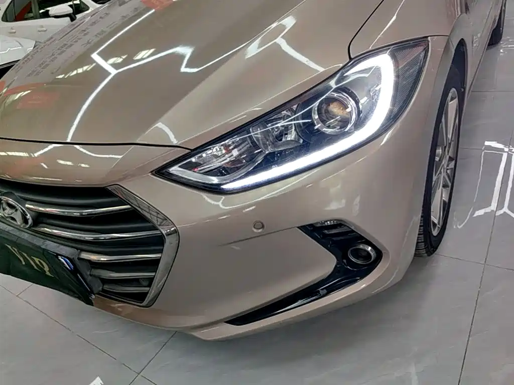 Hyundai Elantra 2016 1.6L Auto Smart·Luxury Edition фото 24