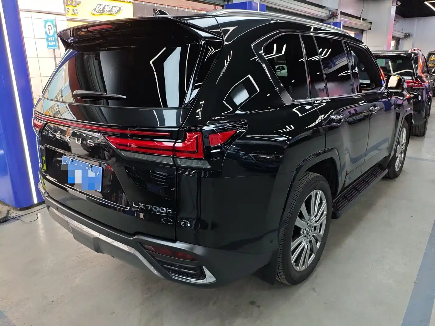 Lexus LX 2025 2025 700h VIP World Edition