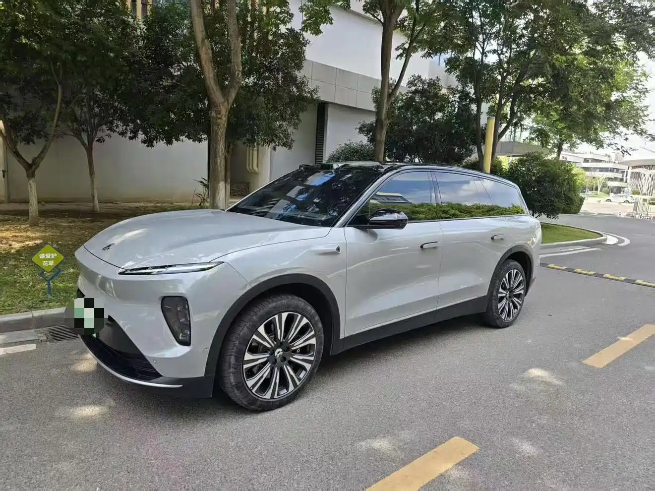 NIO ES8 2024