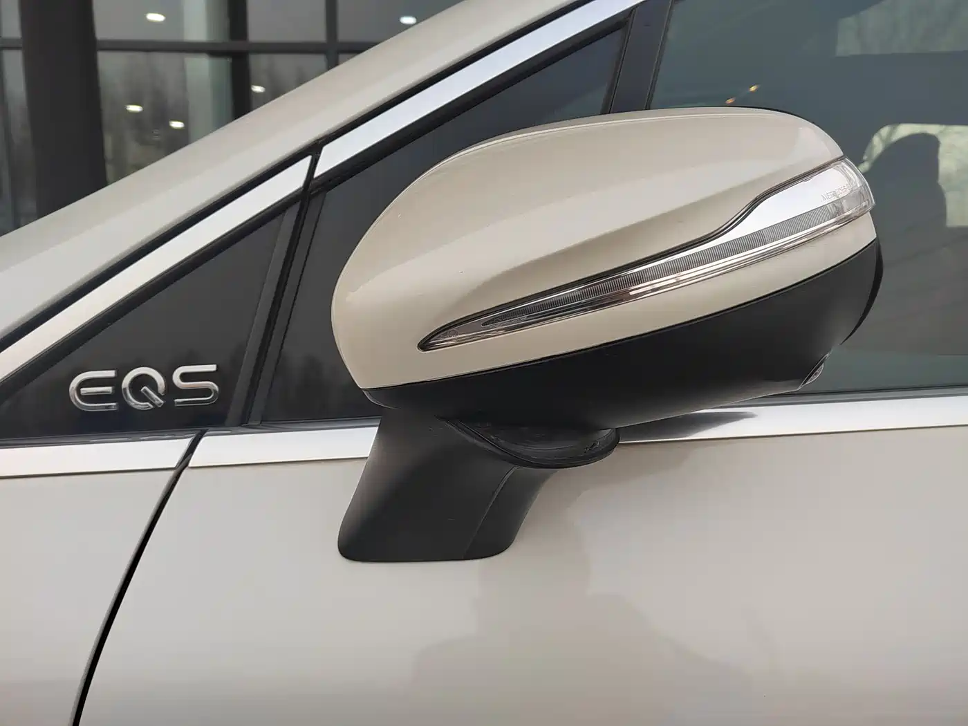 MERCEDES-BENZ EQS SUV