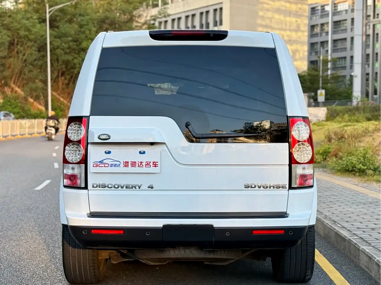 Land Rover Discovery 2011 3.0 SDV6 HSE Diesel фото 5