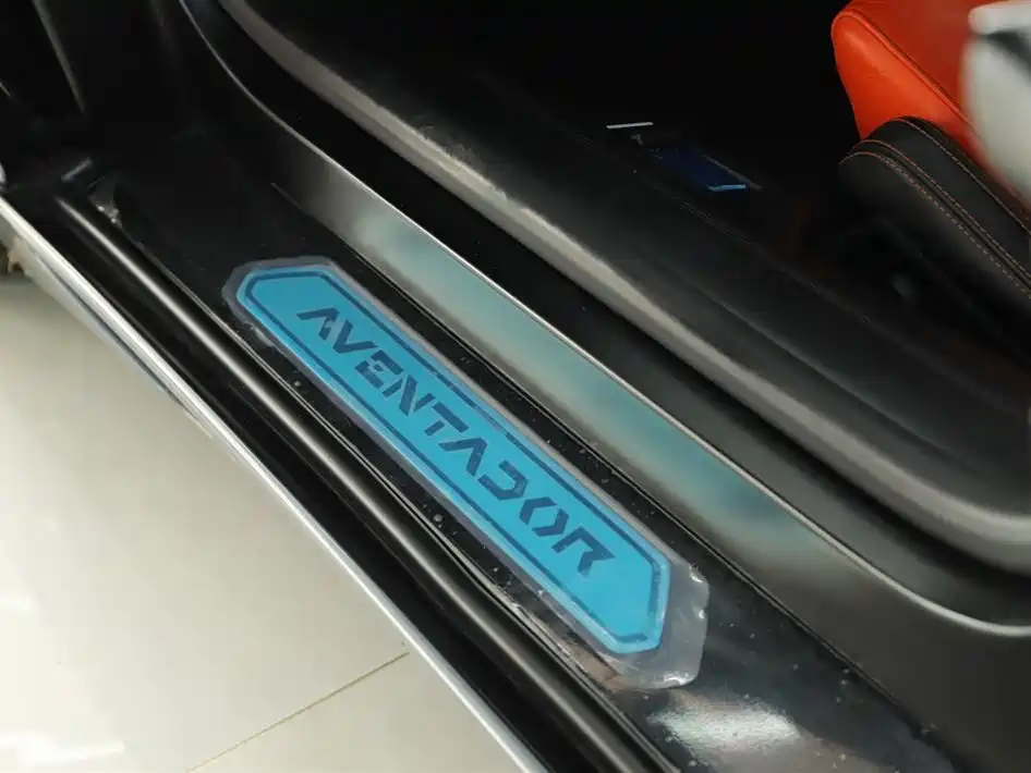 Lamborghini Aventador 2011 LP 700-4 фото 24