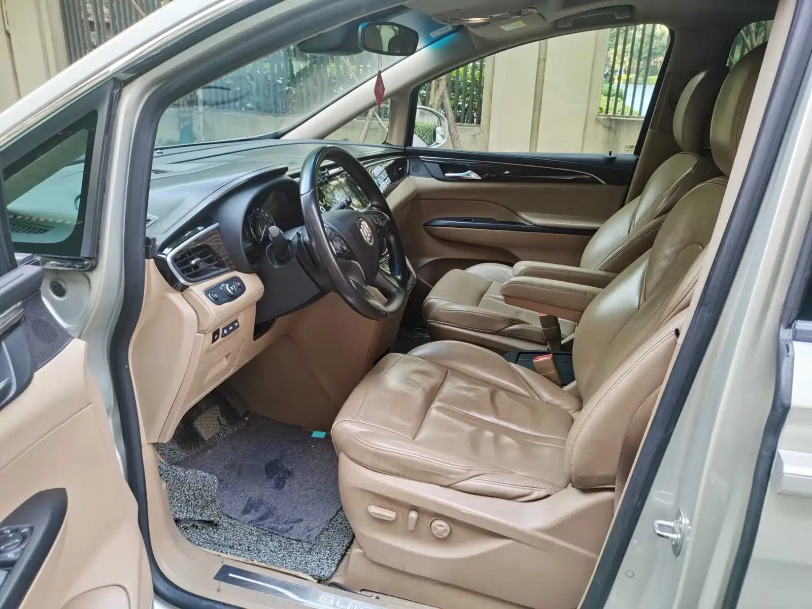 Фото 6 - Buick GL8