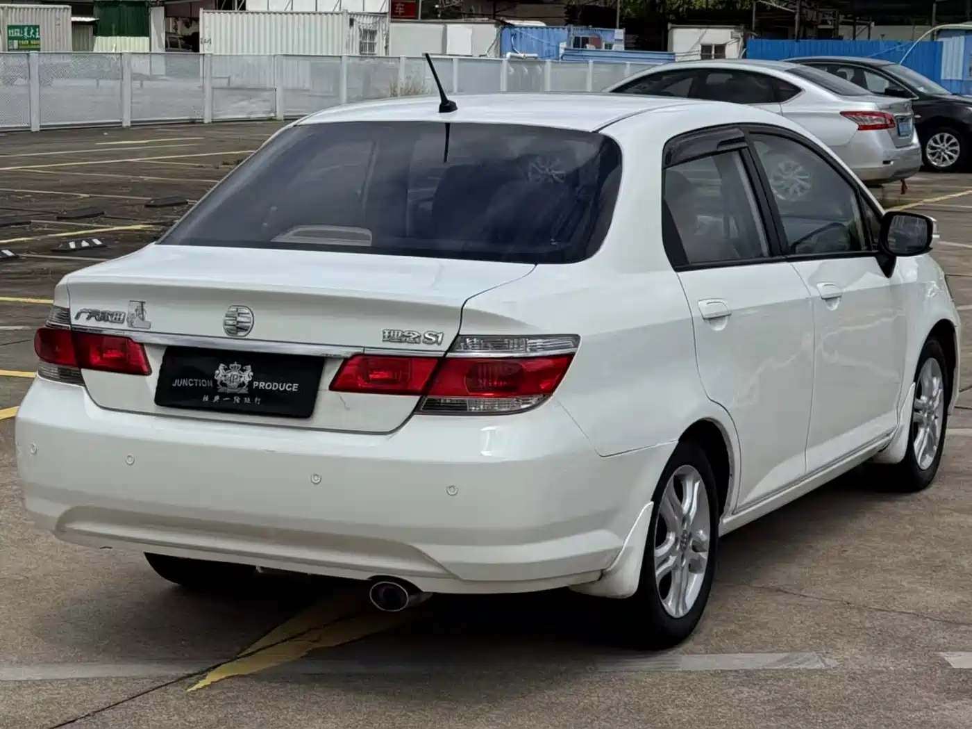 Everus S1 2012 2012 1.5L Automatic Luxury