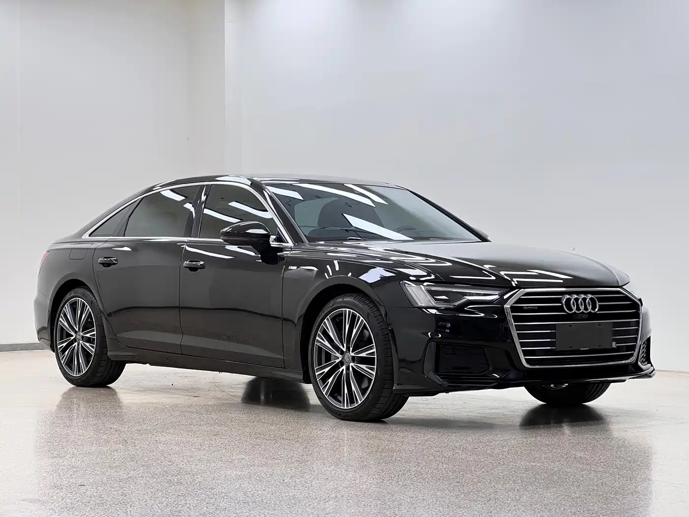 Audi A6L 2021 45 TFSI quattro Exclusive Sport фото 2