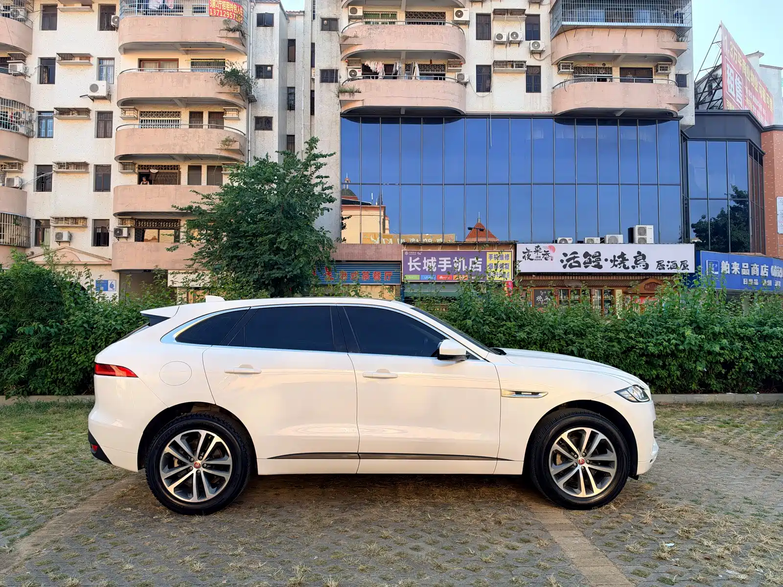 Фото 7 - Jaguar F-PACE