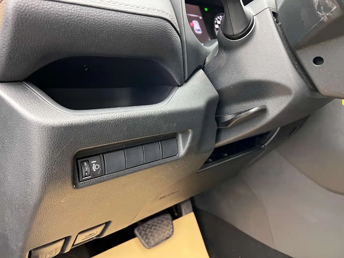 Toyota Wildlander 2024 2023 2.0L CVT FWD LE