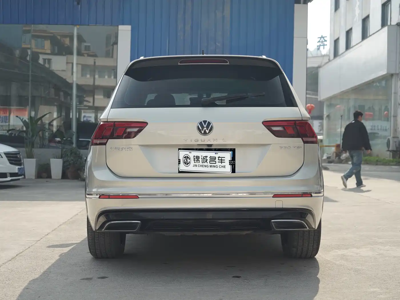 Volkswagen Tiguan L 2021 330TSI Automatic 2WD R-Line Premium фото 8