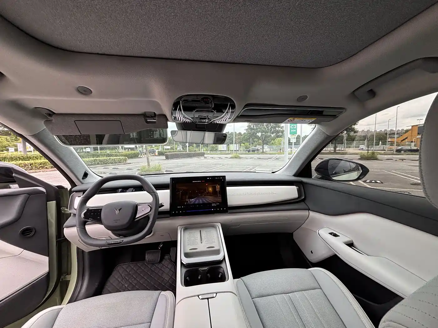 2025 Voyah Auto Voyah Zhiyin