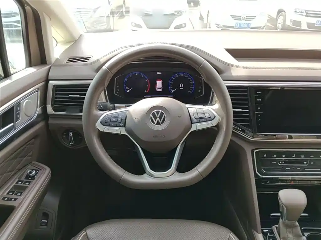 Volkswagen Viloran 2020 380TSI Premium фото 11