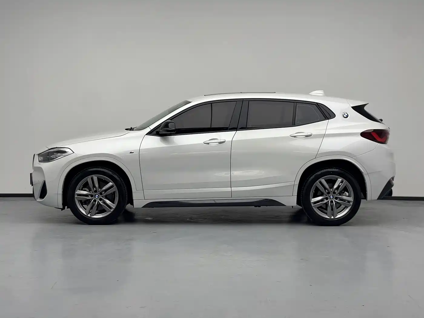 BMW X2 2024 2023 sDrive25i M Sport Shadow Edition
