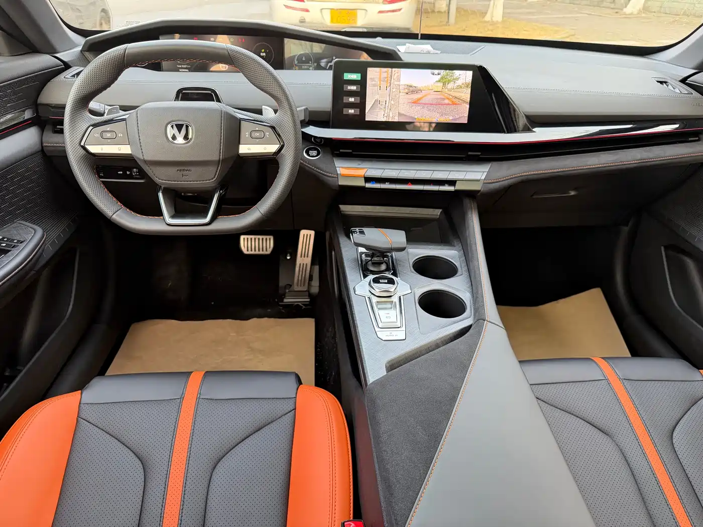 CHANGAN UNI-V