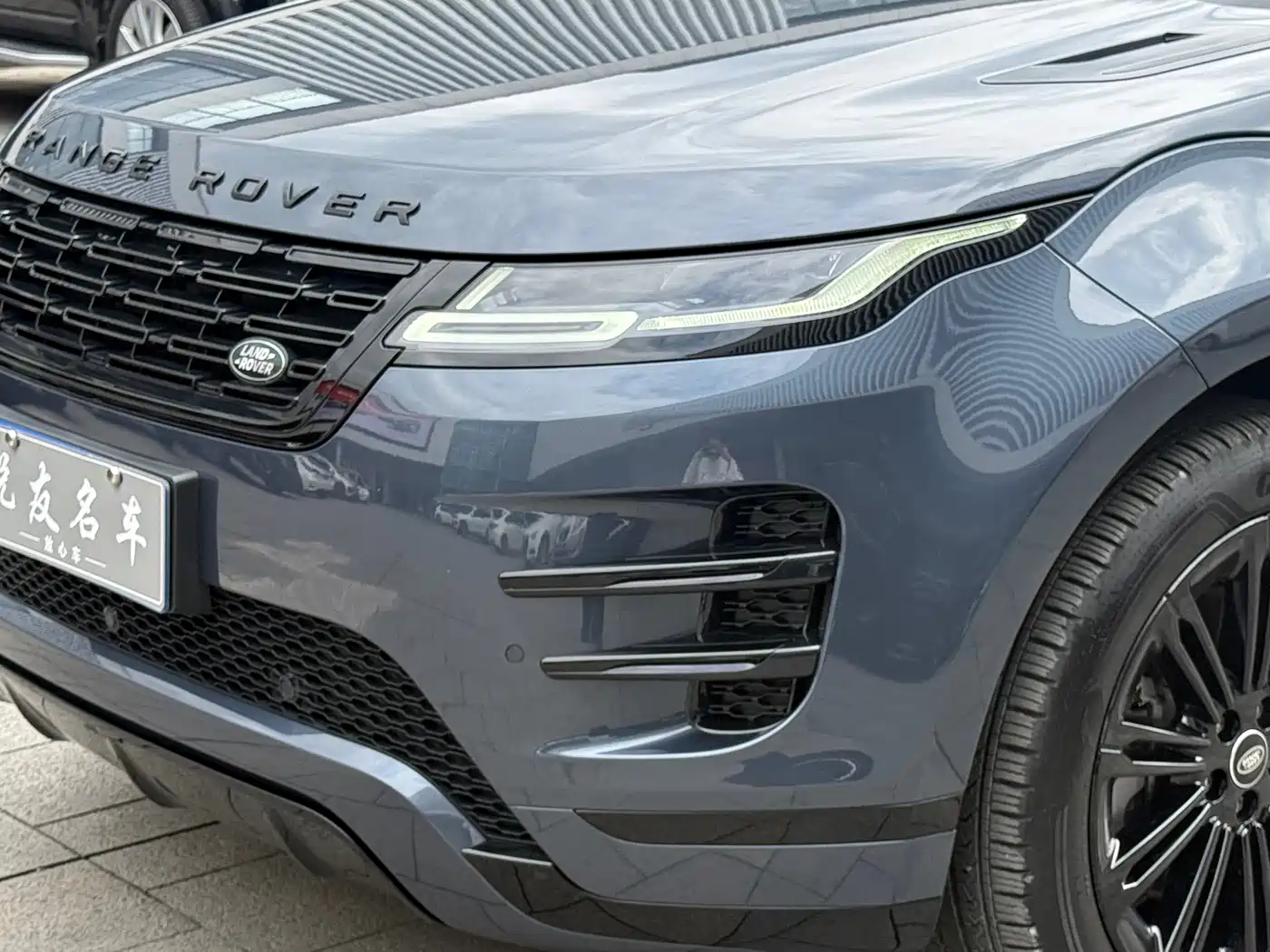 Land Rover Range Rover Evoque 2024 Range Rover Evoque L 249PS Light Master Edition фото 8
