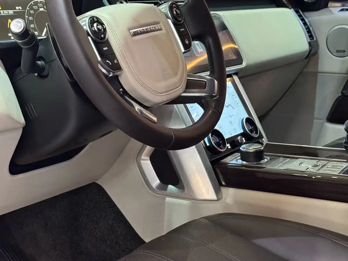 Land Rover Range Rover 2015 3.0 SC V6 Vogue фото 2