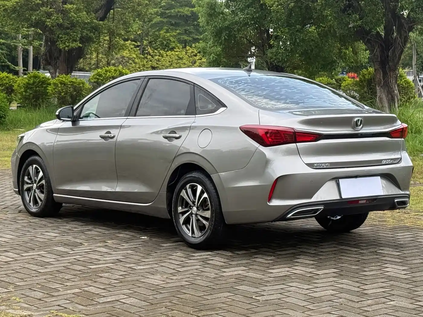 Фото 12 - Changan Eado