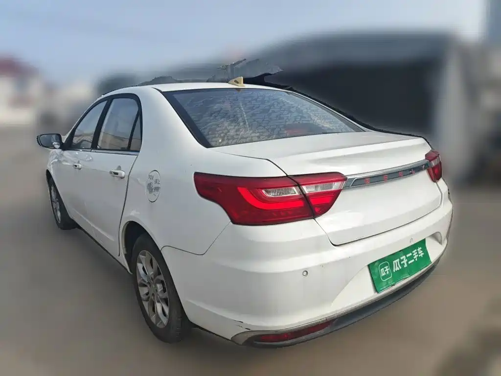 Фото 25 - Geely Vision