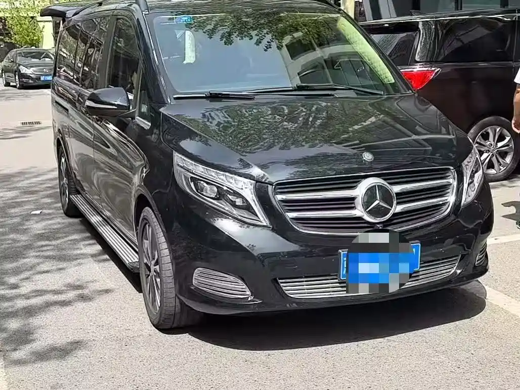 Mercedes-Benz V-Class 2017 Model V 260 L Premium Extended Edition фото 9
