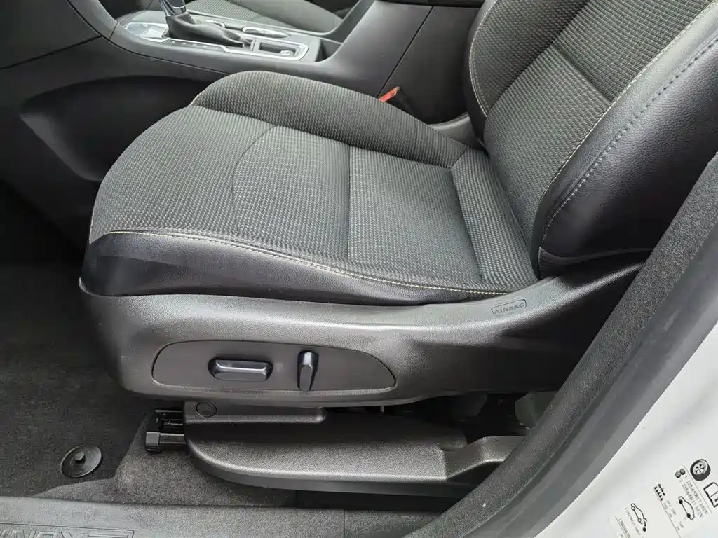 Chevrolet Equinox 2018 535T Automatic Galloping Edition фото 20