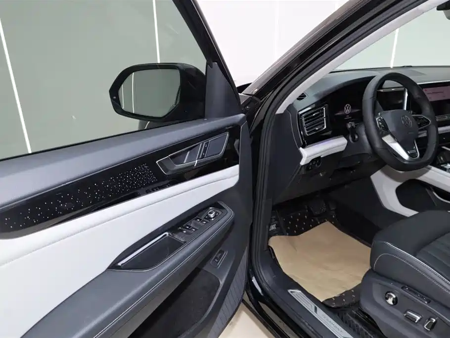 VOLKSWAGEN TOURANG