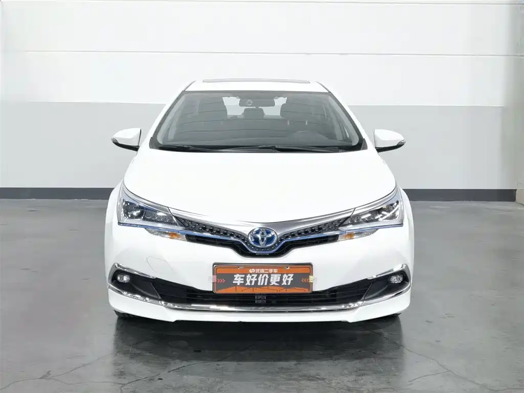 Toyota Corolla Twin Engine E+ 2019 1.8L E-CVT Leading Edition фото 3