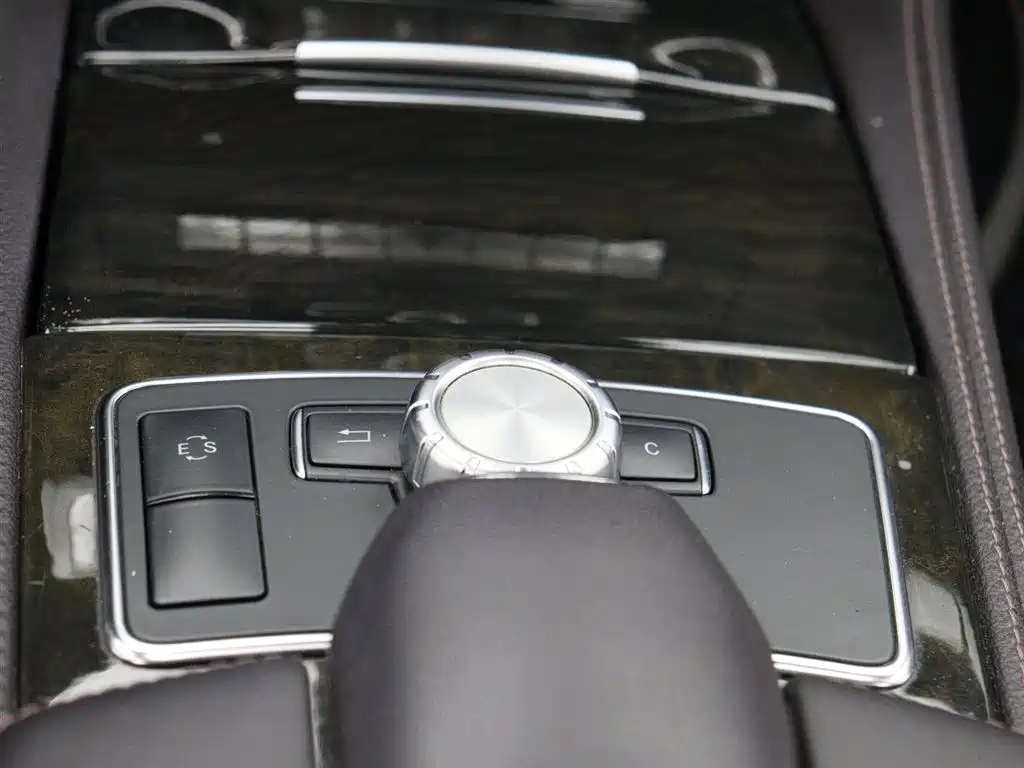 Mercedes-Benz CLS 2012 CLS 300 CGI фото 14