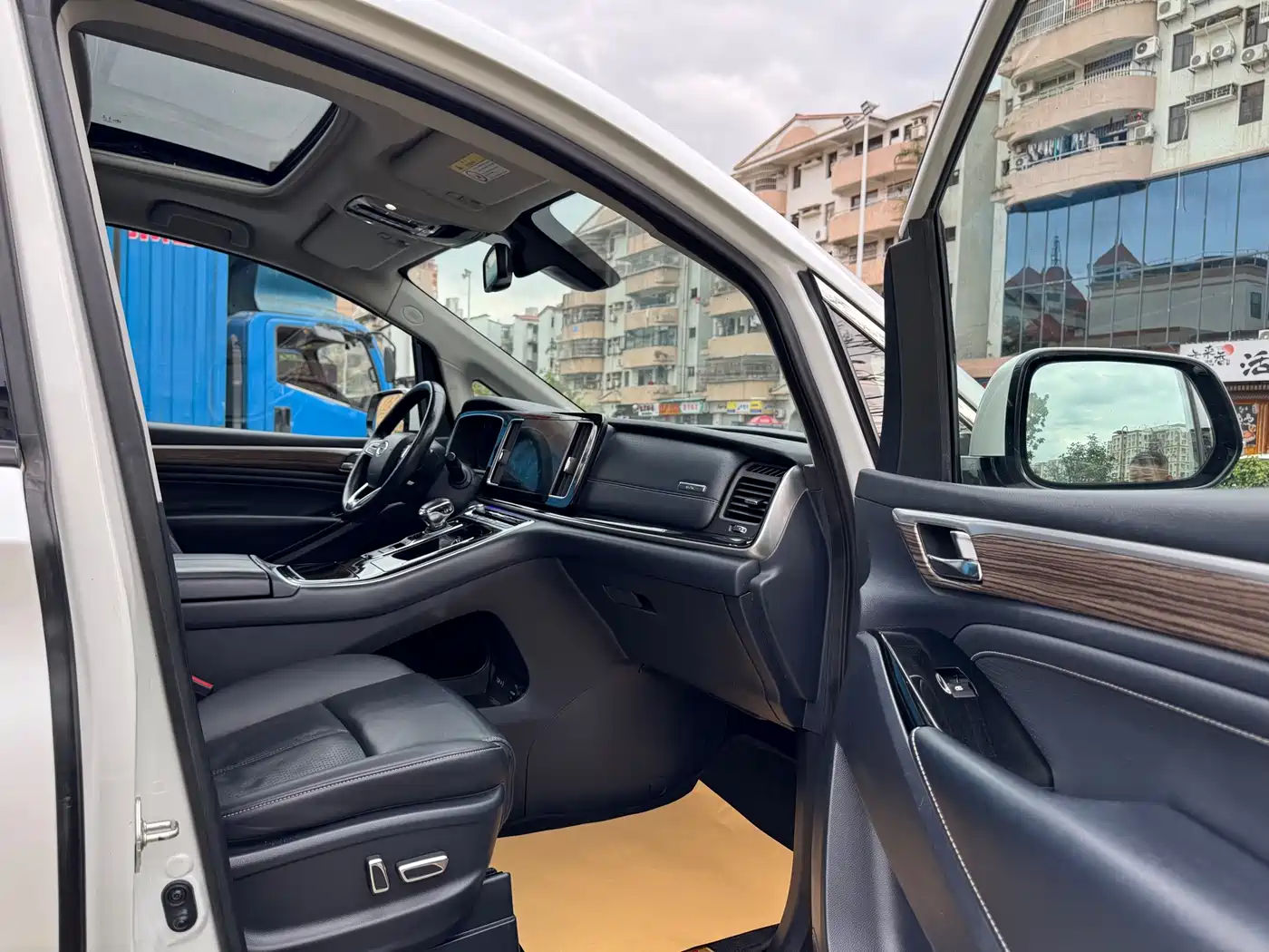 GAC Trumpchi Trumpchi M8 2023 Master Series 390T Ultimate Edition фото 12
