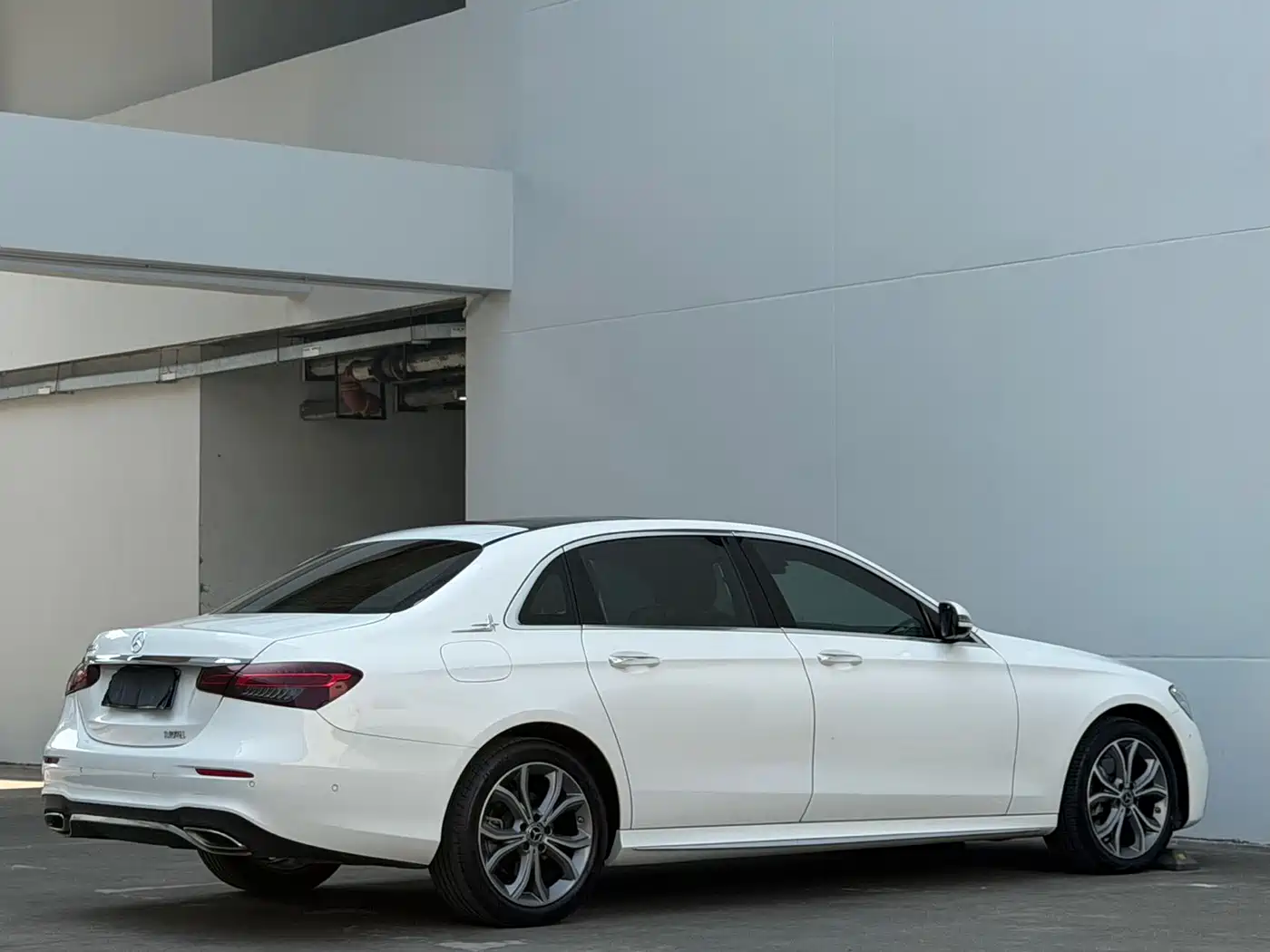 Mercedes-Benz E-Class 2022 E 300 L Sport Luxury фото 10