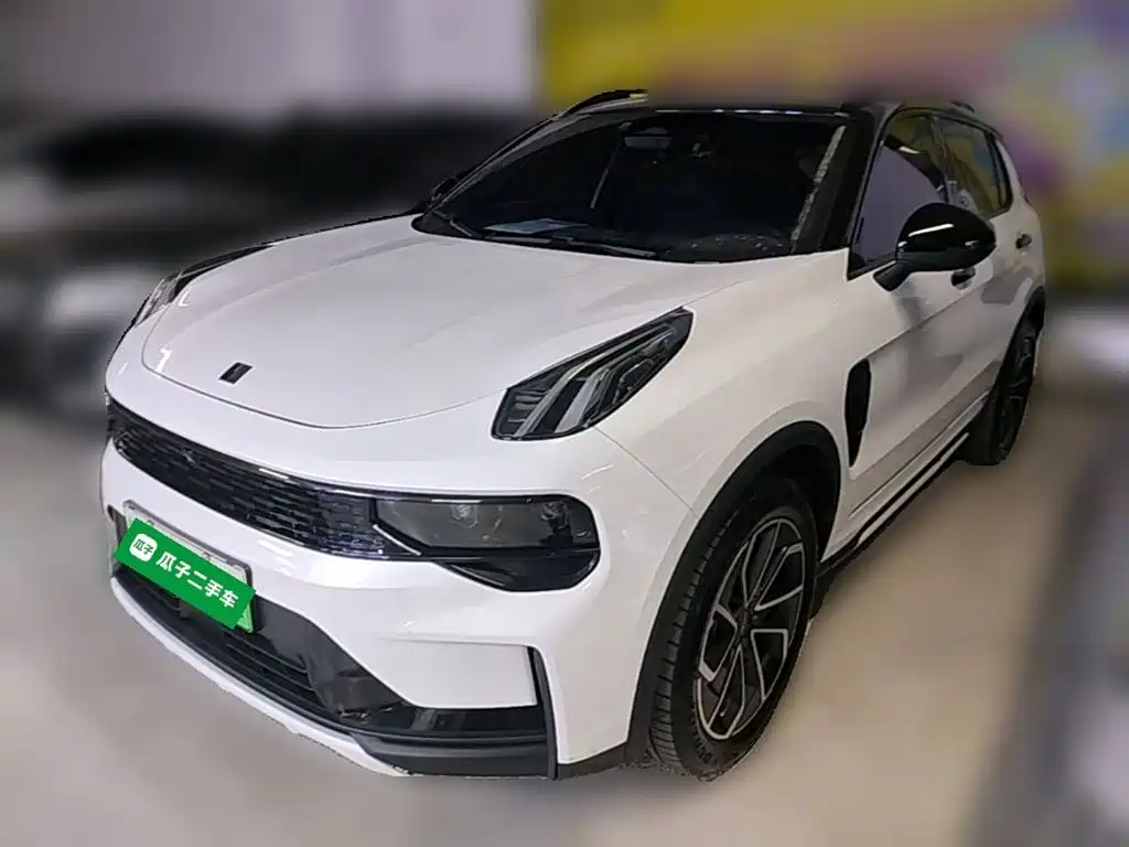 صورة 1 - Lynk & Co 01 EM-P
