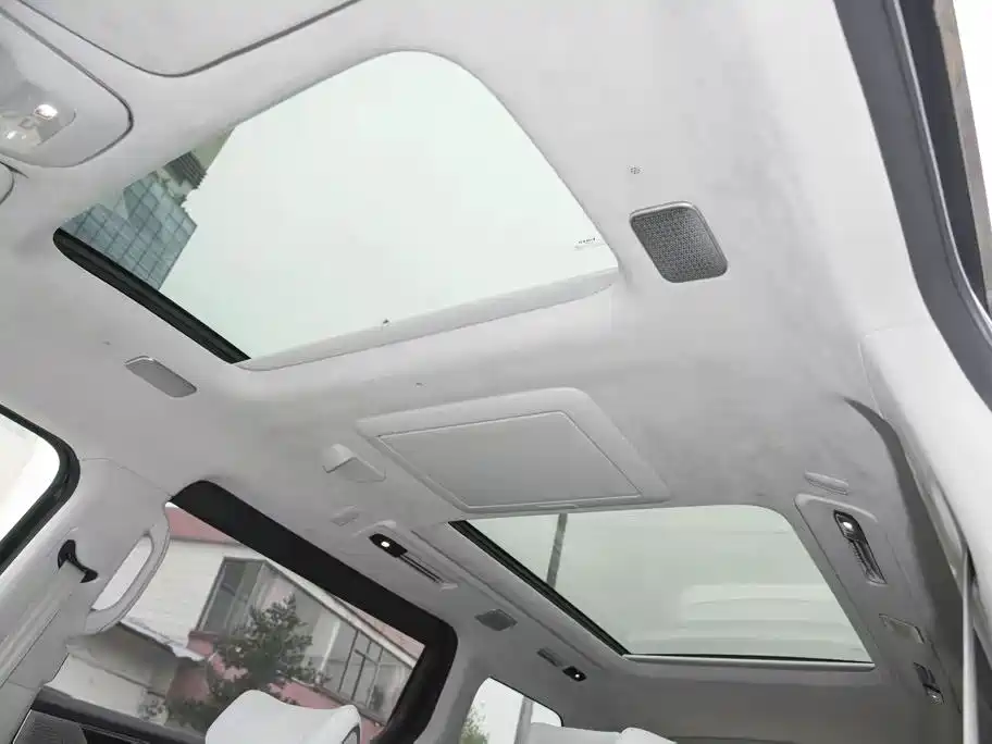 Volvo EM90 2024 2025 Ultra Six-Seater