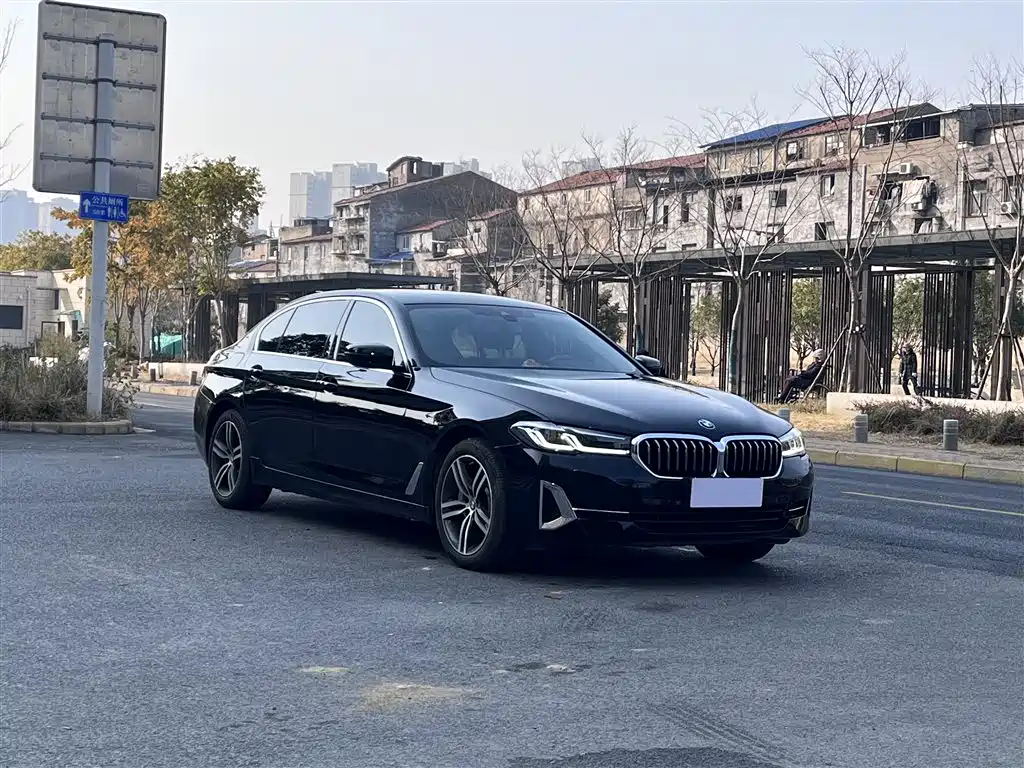 BMW 5 Series 2022 530Li Leading Luxury Package фото 3