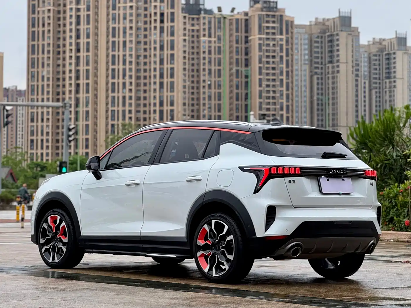Lynk & Co 06 2020 1.5T Halo фото 9