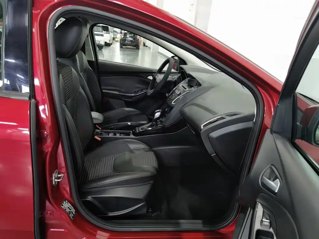 Photo 23 - Ford Focus