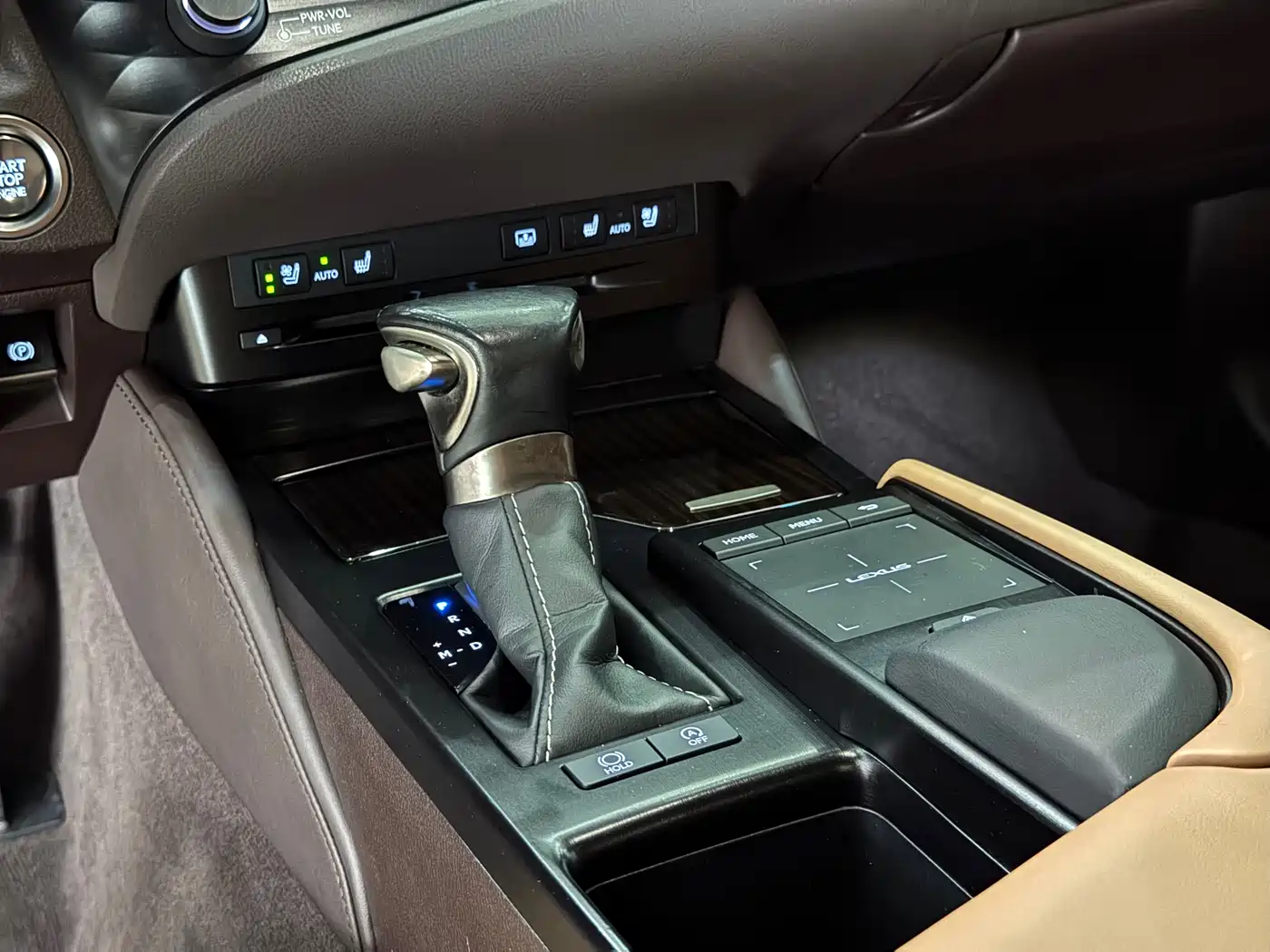 Lexus ES 2020 200 Luxury фото 9