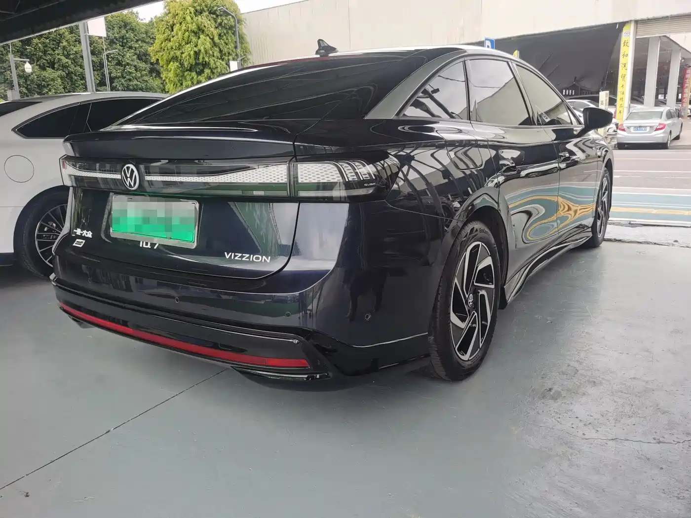 VOLKSWAGEN ID.7 VIZZION