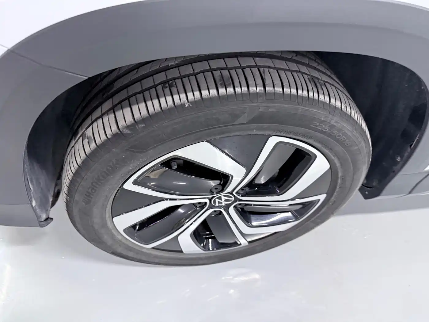 Volkswagen Tharu 2023 300TSI 2WD Moon Premium Edition фото 5