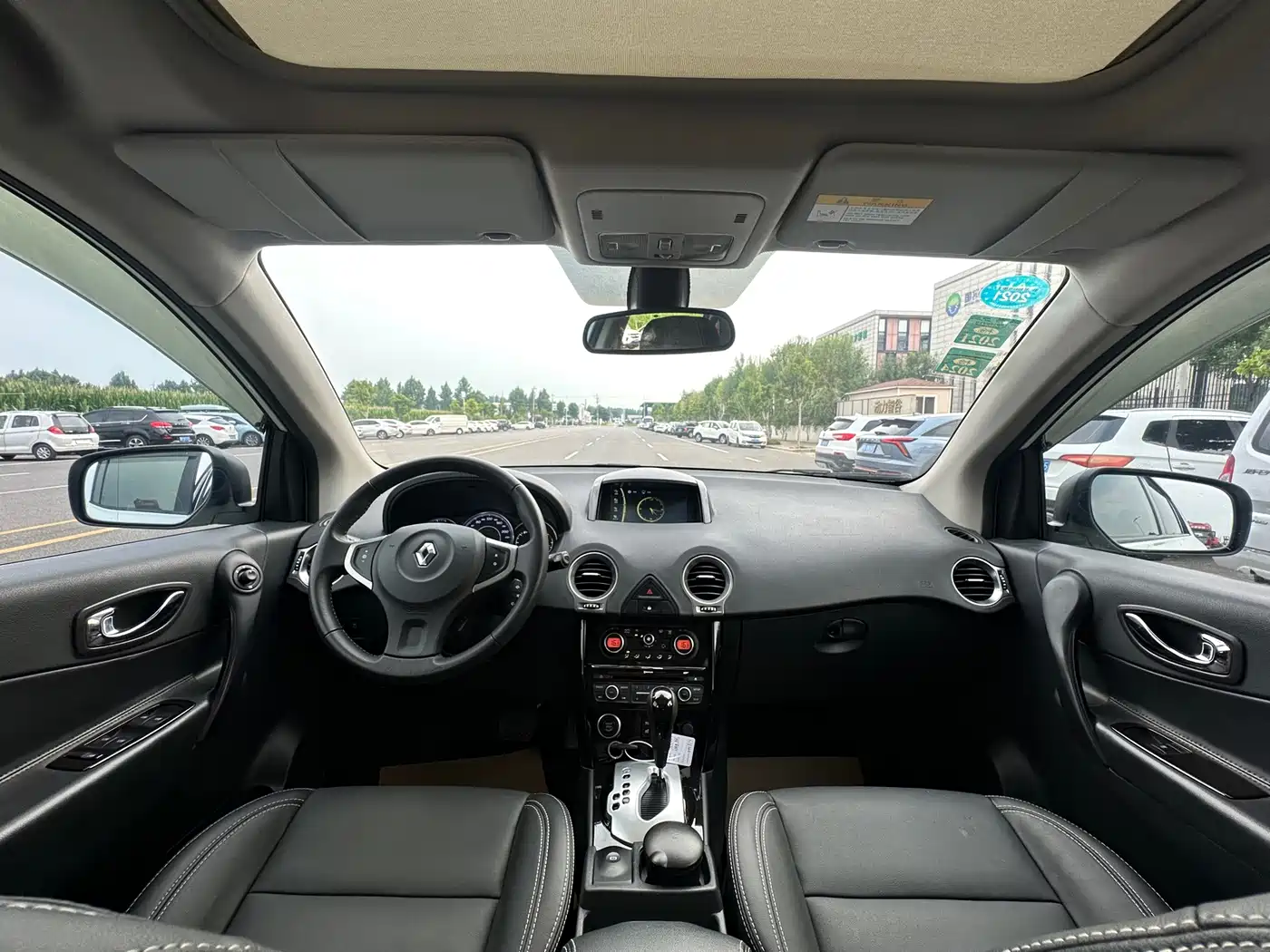 Renault Koleos (Import) 2014 2014 2.5L 2WD Comfort Edition