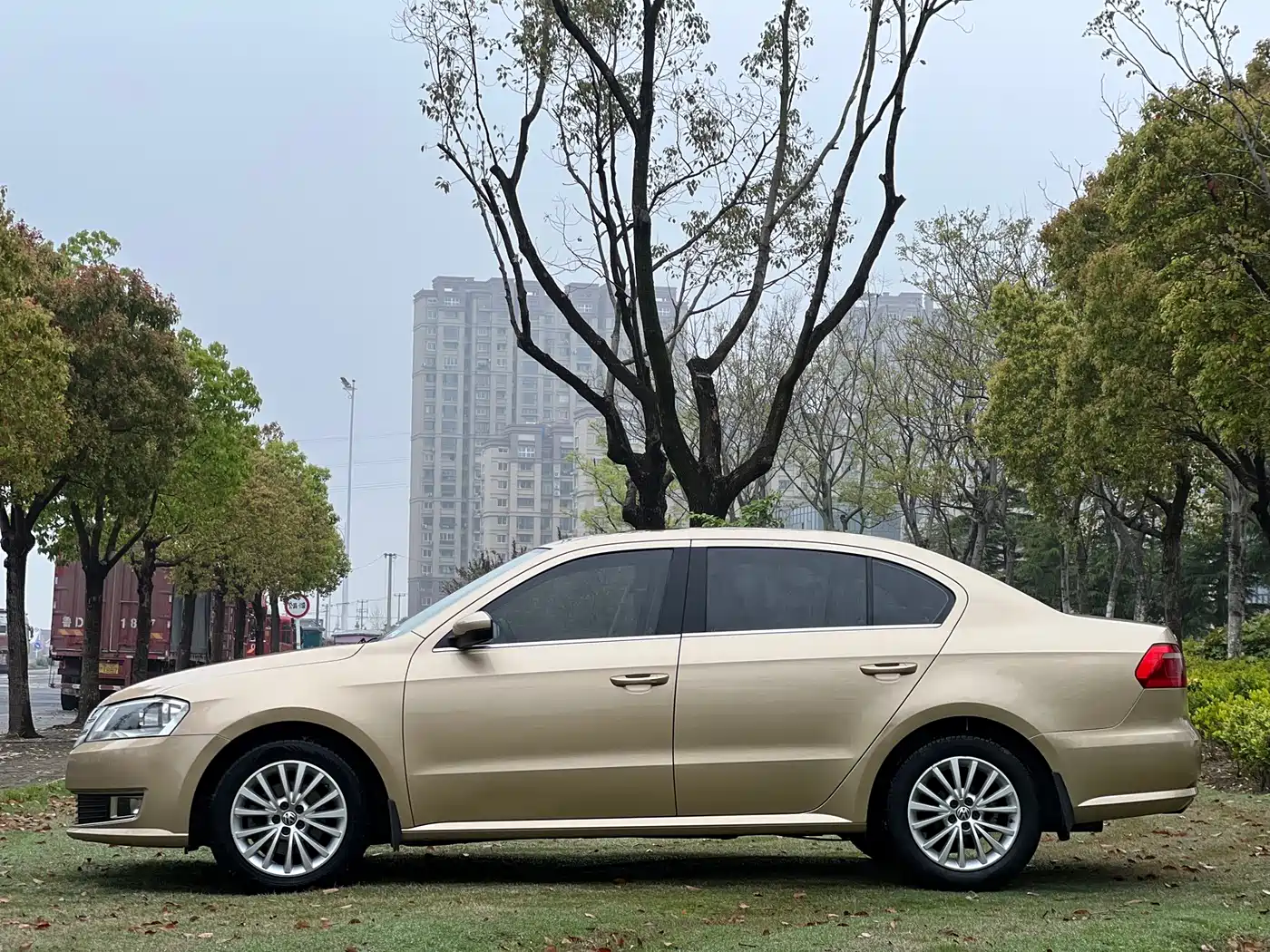 Volkswagen Lavida 2013 Model 1.4TSI DSG Luxury фото 20