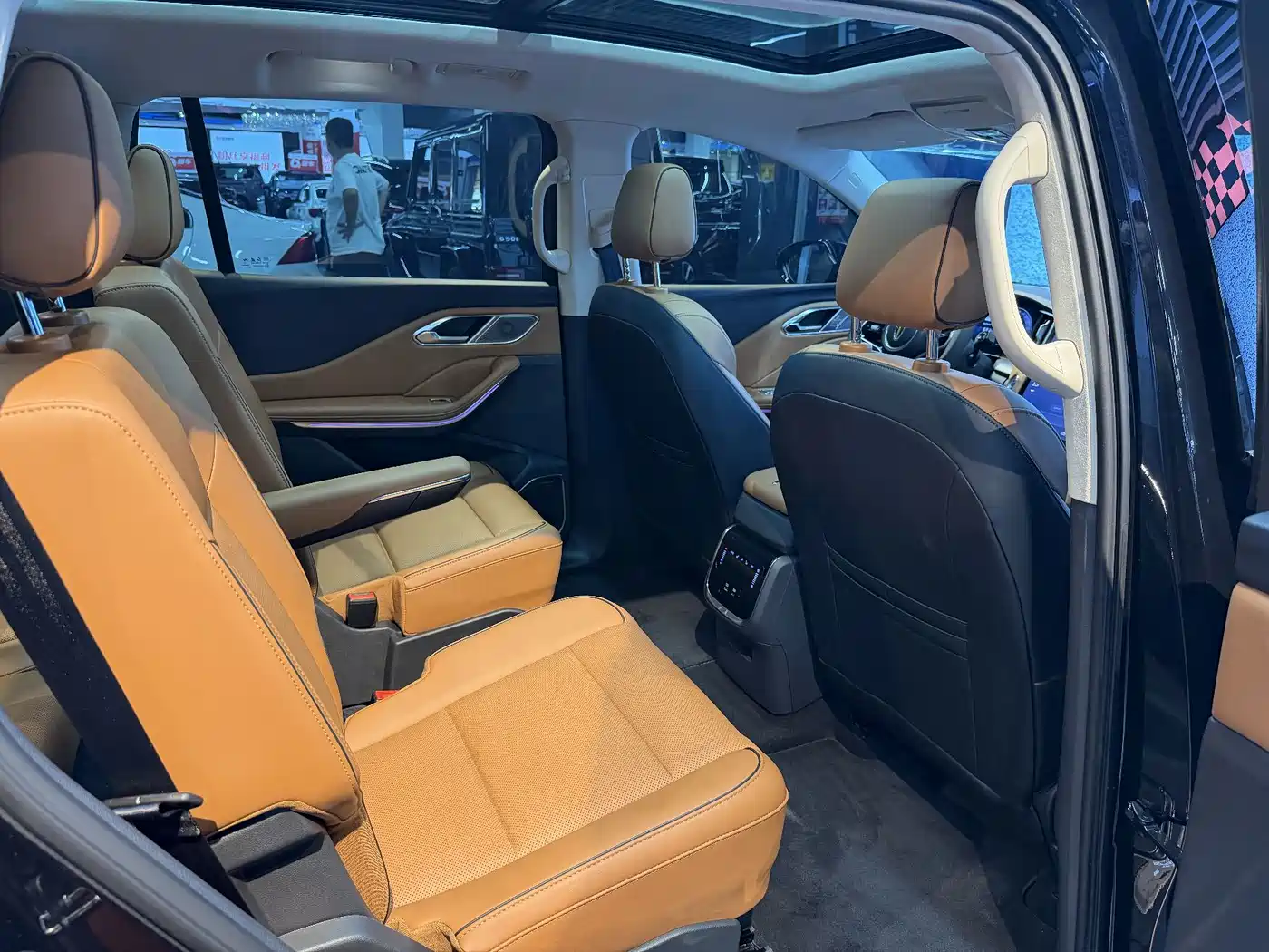 Hongqi HS7 PHEV 2025 2025 2.0T PHEV 4WD 6-Seater Commemorative Edition