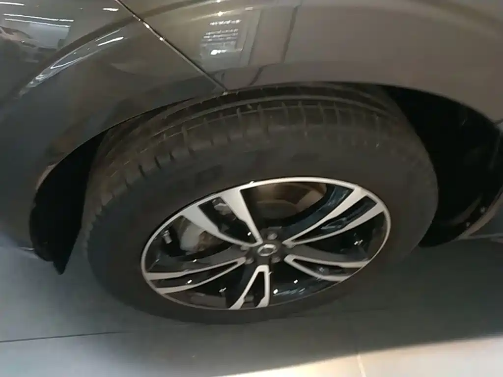 Фото 23 - Volvo XC60